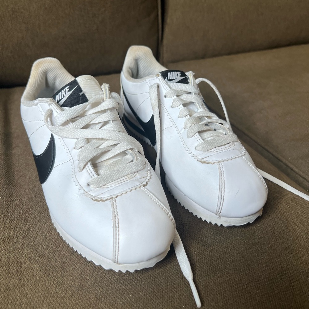 Nike Cortez Leather Women Shoes White Black Basic Classic Athletic Sneakers - Picture 12 of 12